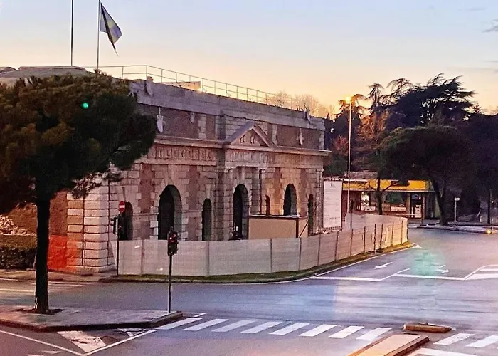 Wine And Horse - Next To Station And Free Parking